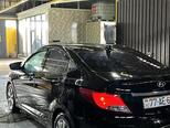 Hyundai Accent-2
