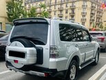 Mitsubishi Pajero-2