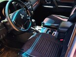 Mitsubishi Pajero-7