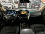 Toyota Land Cruiser-7
