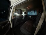 Toyota Land Cruiser-8