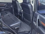 Mitsubishi Pajero-13