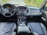 Mitsubishi Pajero-16
