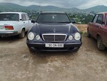 Mercedes E 240-1