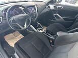 Hyundai Veloster-17