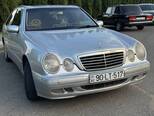 Mercedes E 240-1
