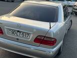 Mercedes E 240-5