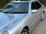 Mercedes E 240-4