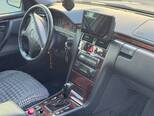 Mercedes E 240-7