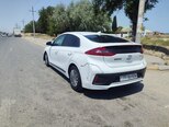 Hyundai IONIQ-14