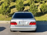 Mercedes E 240-2