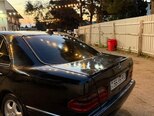 Mercedes E 240-4