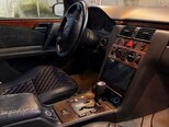 Mercedes E 240-11