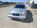 Mercedes E 240-1