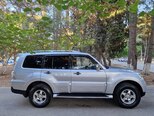 Mitsubishi Pajero-6