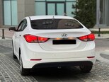 Hyundai Elantra-4