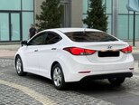 Hyundai Elantra-5