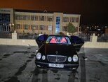 Mercedes E 270-4