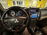 Mitsubishi Pajero-7