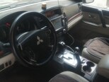 Mitsubishi Pajero-11