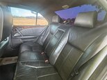 Mercedes E 230-11