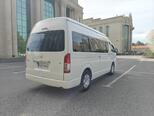 Toyota HiAce-8