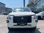 Mitsubishi L200-1