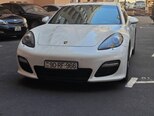 Porsche Panamera-1