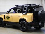 Land Rover Defender-7
