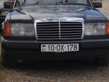 Mercedes 230 E-1