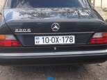 Mercedes 230 E-8
