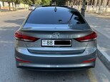 Hyundai Elantra-3