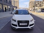 Audi Q7-1