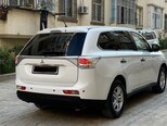 Mitsubishi Outlander-5