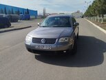 Volkswagen Passat-1