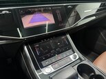 Audi Q8-13