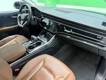 Audi Q8-11