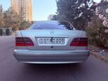 Mercedes E 200-2