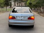 Mercedes E 240-8