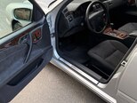 Mercedes E 240-16