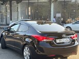 Hyundai Elantra-16