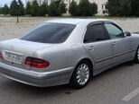Mercedes E 240-3
