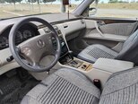 Mercedes E 240-13