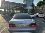 Mercedes E 320-5