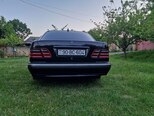 Mercedes E 240-4