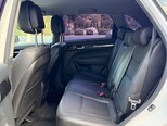 Kia Sorento-13