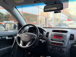 Kia Sorento-14