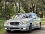 Mercedes E 220-10