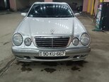 Mercedes E 280-1