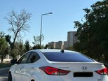 Hyundai Elantra-10